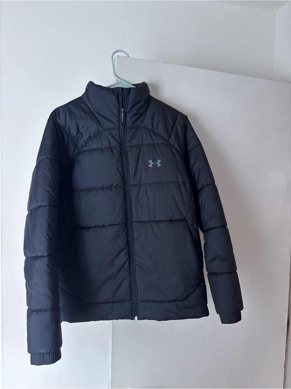 Under Armour Black Mens Puffer Jacket with Reflective Logo M